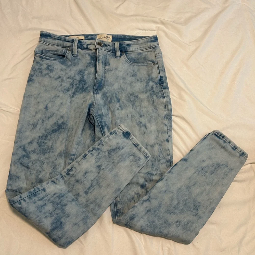 Universal Thread Blue Jeans - Picture 1 of 4